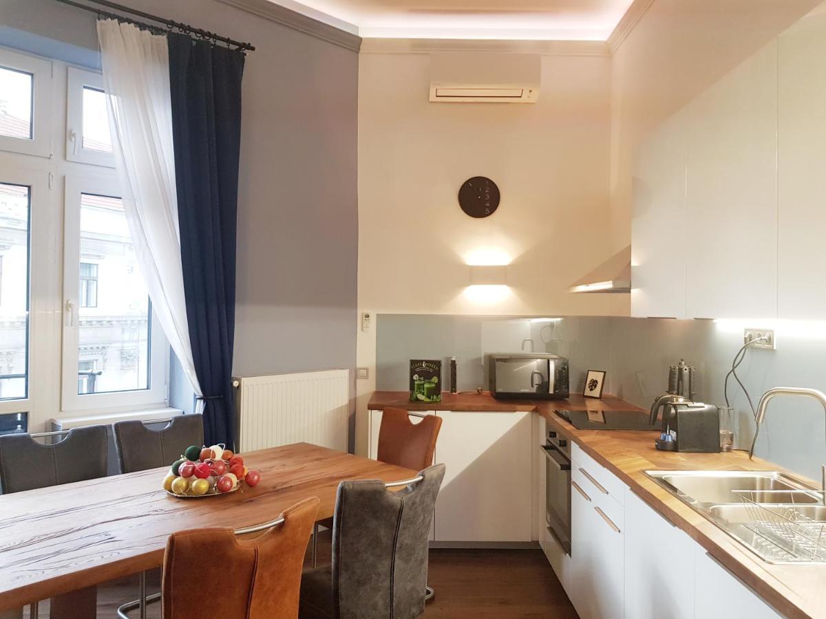 Luxurious Apartment With Balconies In Downtown Bp بودابست المظهر الخارجي الصورة