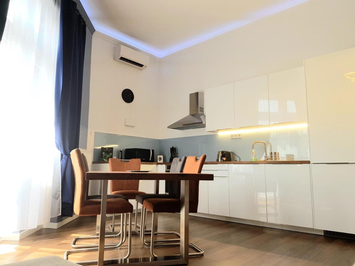 Luxurious Apartment With Balconies In Downtown Bp بودابست المظهر الخارجي الصورة